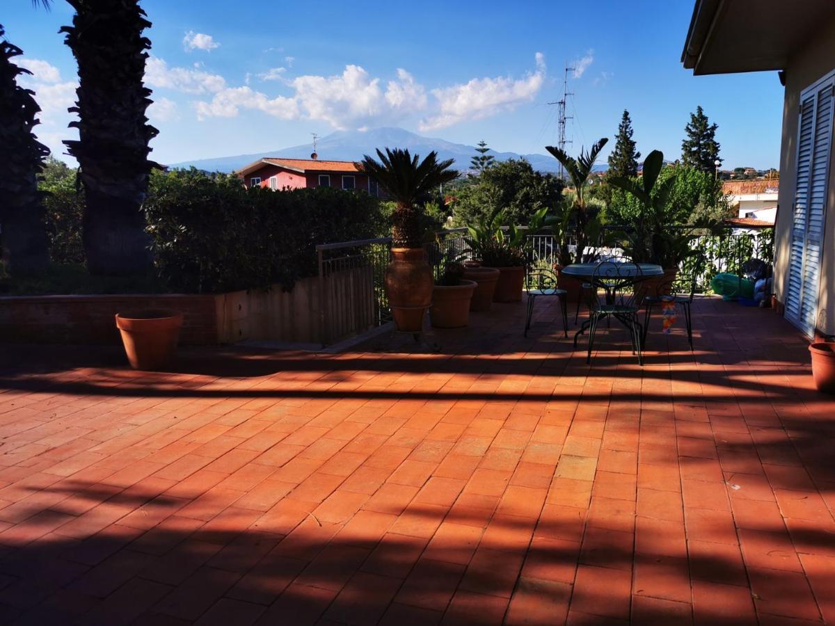 Holiday Flower Villa Panoramica Sul Golfo Di Catania Мистербьянко Экстерьер фото