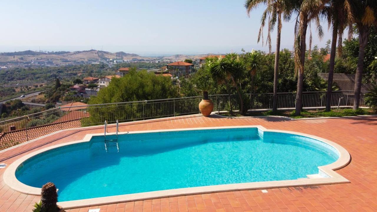Holiday Flower Villa Panoramica Sul Golfo Di Catania Мистербьянко Экстерьер фото