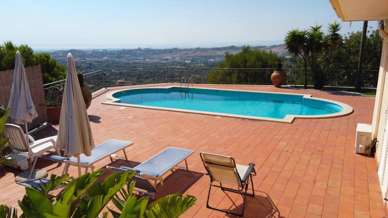 Holiday Flower Villa Panoramica Sul Golfo Di Catania Мистербьянко Экстерьер фото