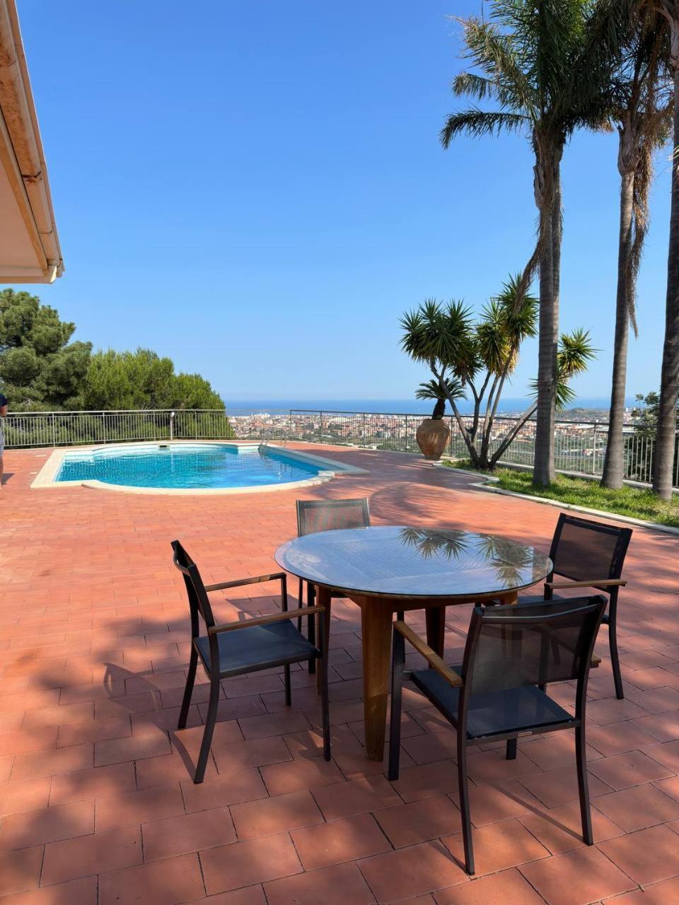 Holiday Flower Villa Panoramica Sul Golfo Di Catania Мистербьянко Экстерьер фото